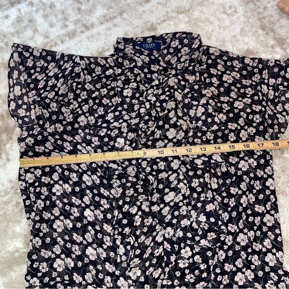 Chaps brand black & white floral print tuxedo ruffle front button up SZ L - Picture 10 of 10